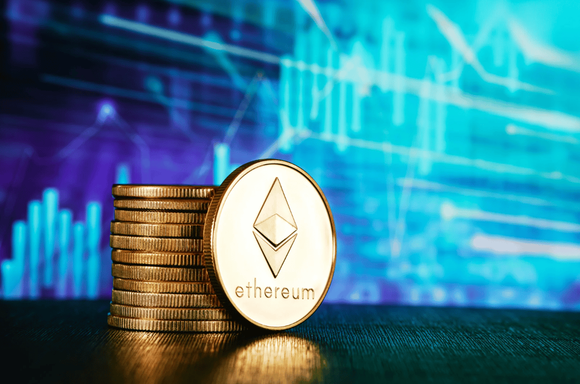 Ethereum (ETH) bergerak berbeda arah dari Bitcoin, dengan harga yang naik tipis
